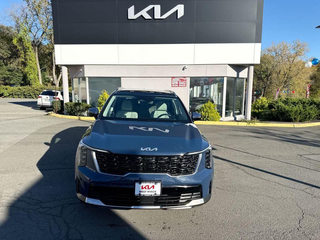 used 2025 Kia Sorento car, priced at $32,304