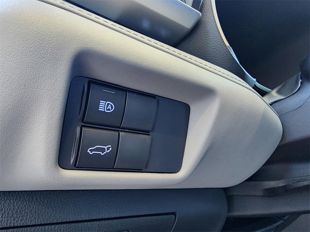 used 2022 Toyota Highlander car, priced at $29,994