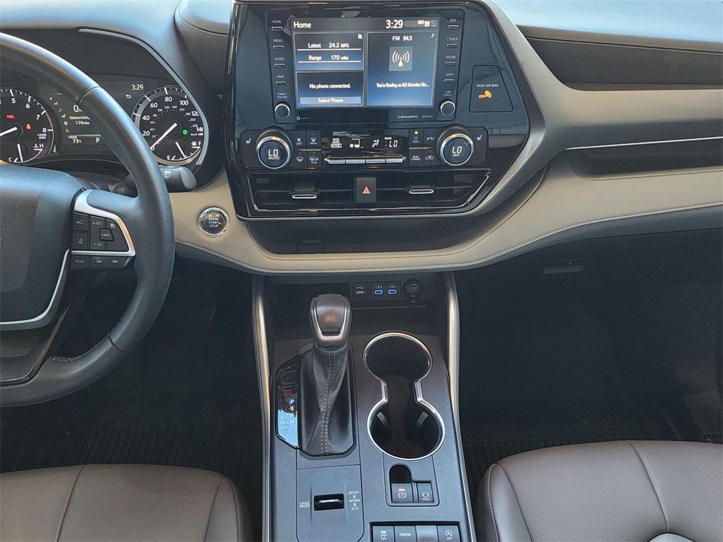 used 2022 Toyota Highlander car, priced at $29,994
