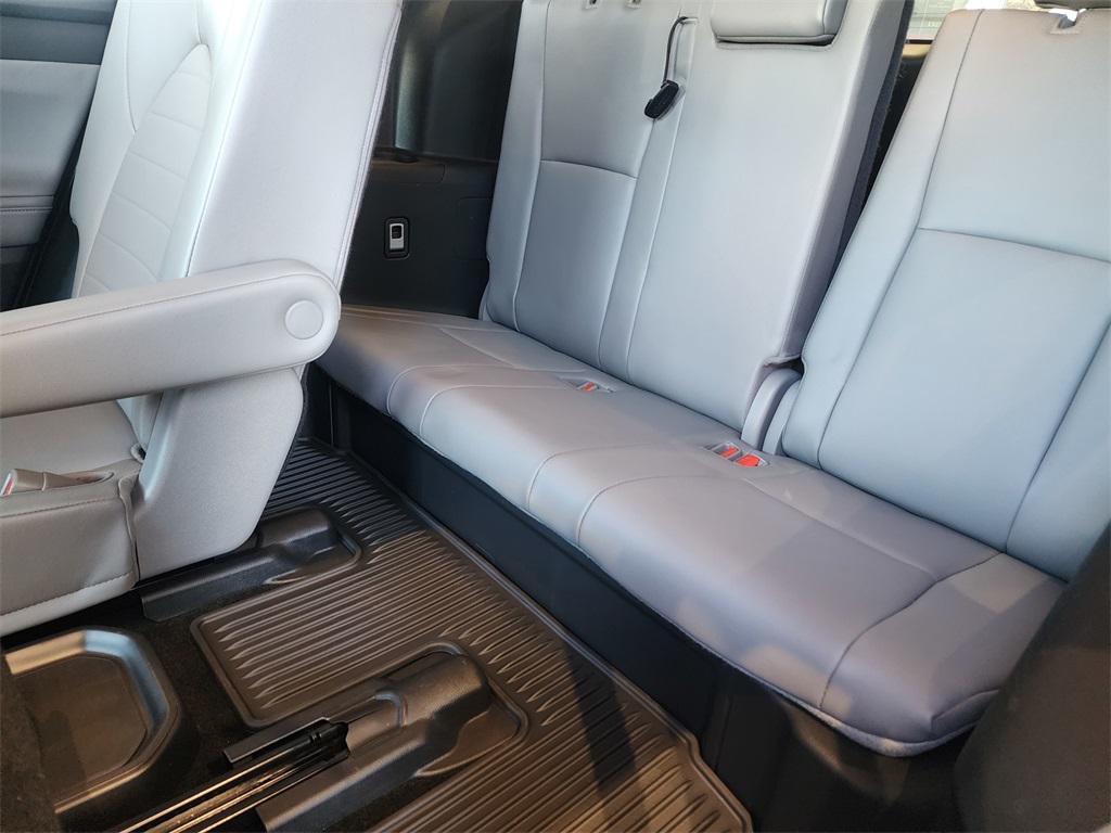 used 2022 Toyota Highlander car, priced at $29,994