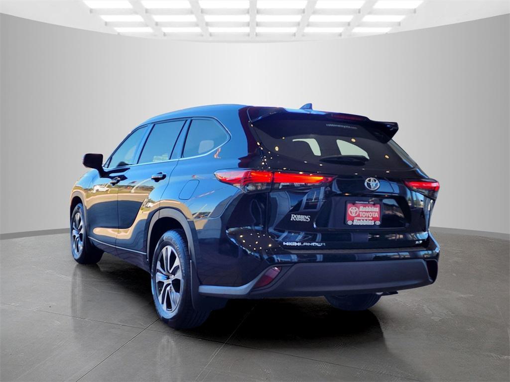 used 2022 Toyota Highlander car, priced at $29,994
