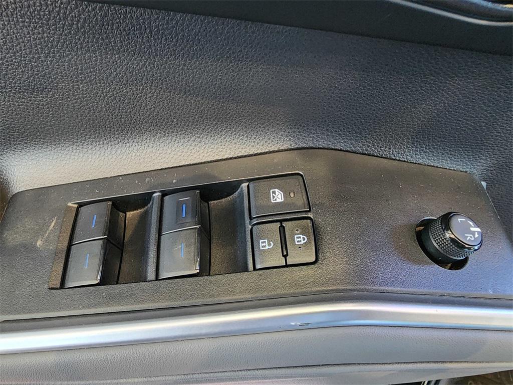 used 2022 Toyota Highlander car, priced at $29,994