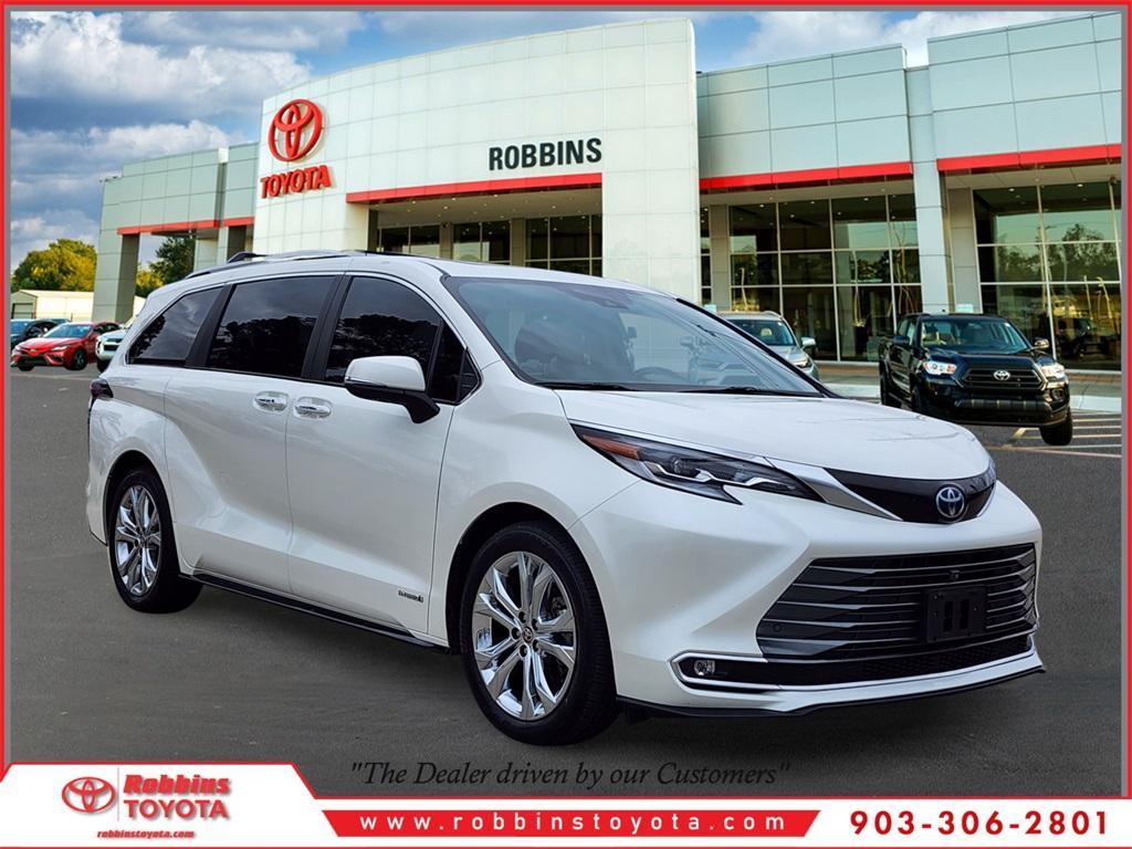 used 2021 Toyota Sienna car, priced at $35,527