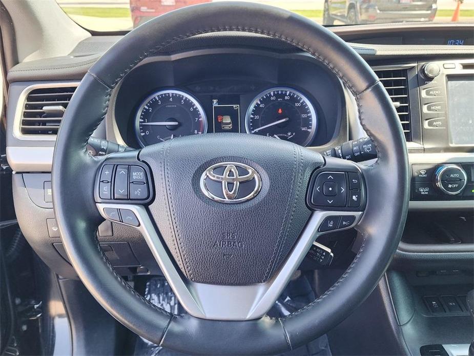 used 2019 Toyota Highlander car, priced at $25,465