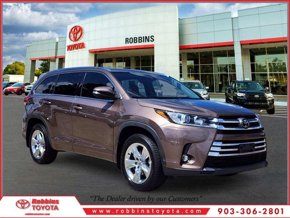 used 2019 Toyota Highlander car, priced at $28,531