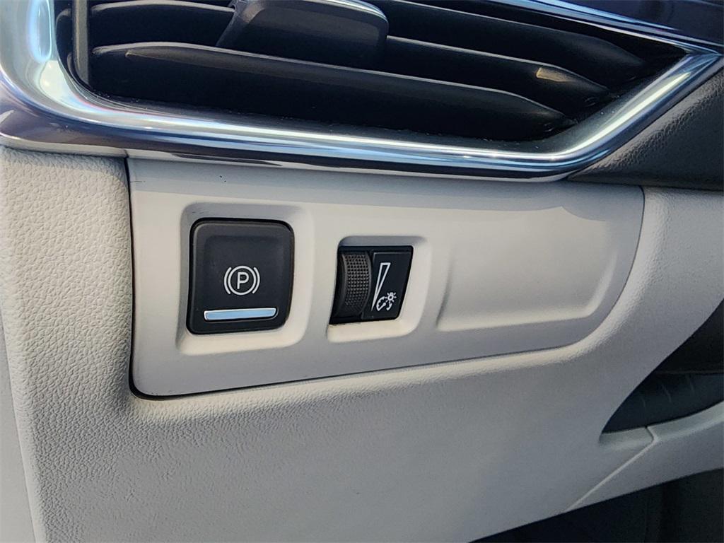 used 2020 Cadillac XT4 car, priced at $19,497