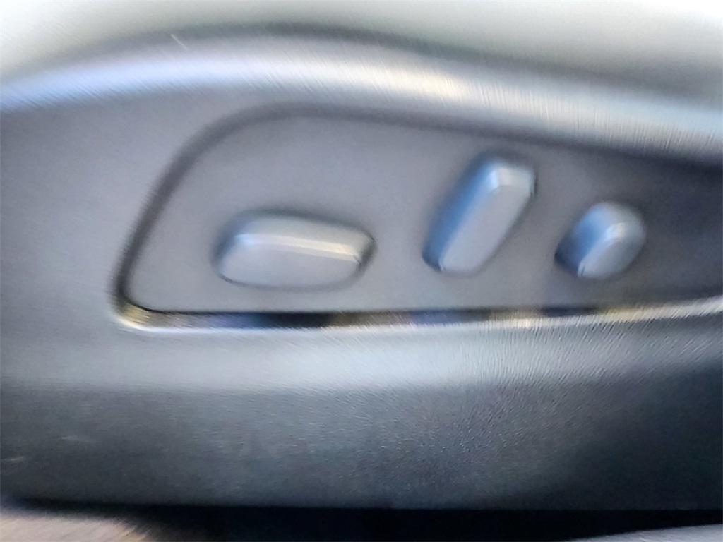 used 2020 Cadillac XT4 car, priced at $19,497