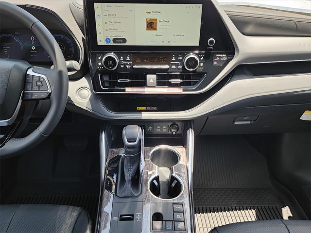 new 2025 Toyota Highlander Hybrid car, priced at $57,938