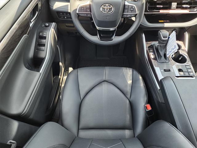 new 2025 Toyota Highlander Hybrid car, priced at $57,938