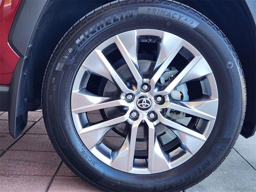 used 2021 Toyota RAV4 car, priced at $31,995