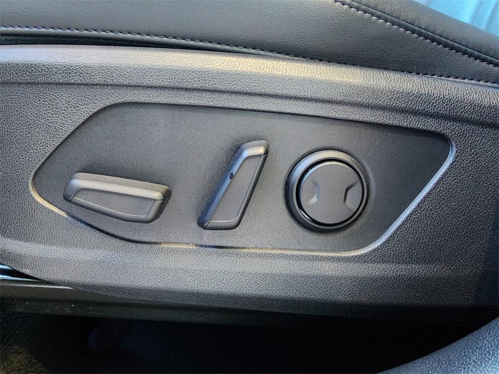 used 2022 Kia Sorento car, priced at $24,251