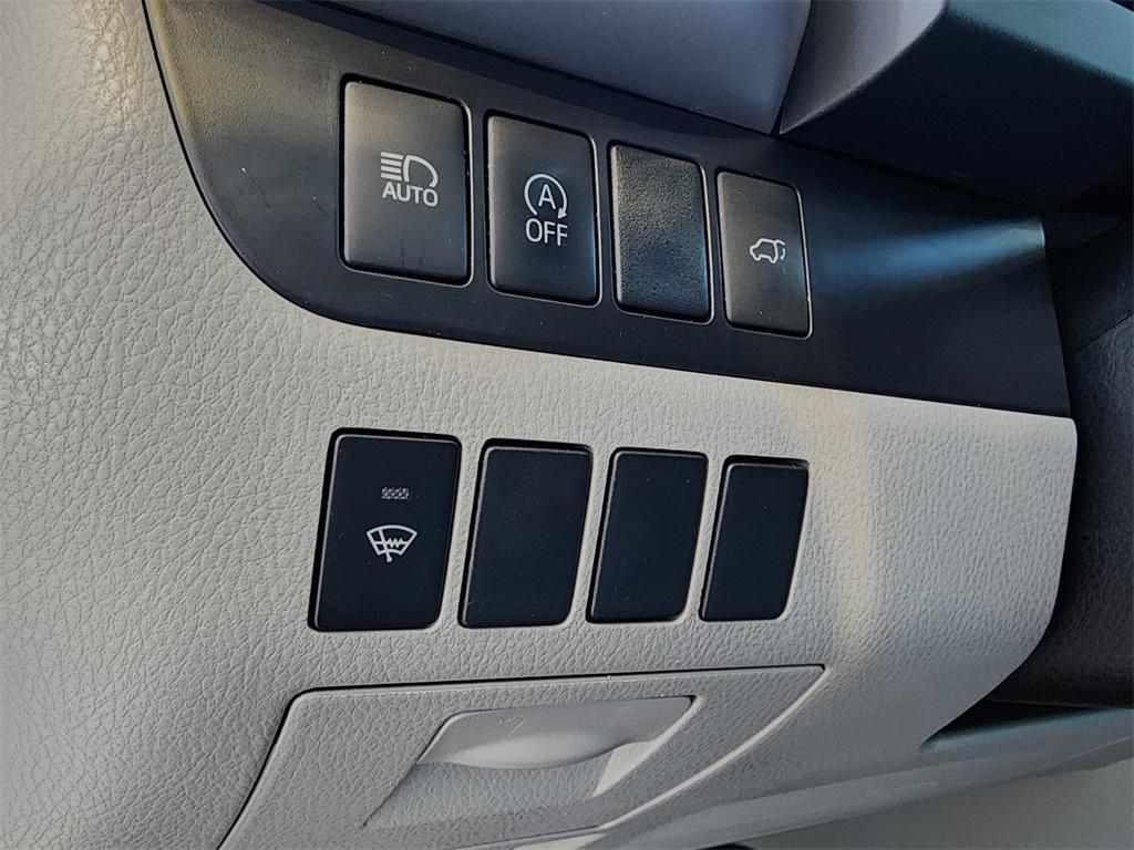 used 2019 Toyota Highlander car, priced at $23,499