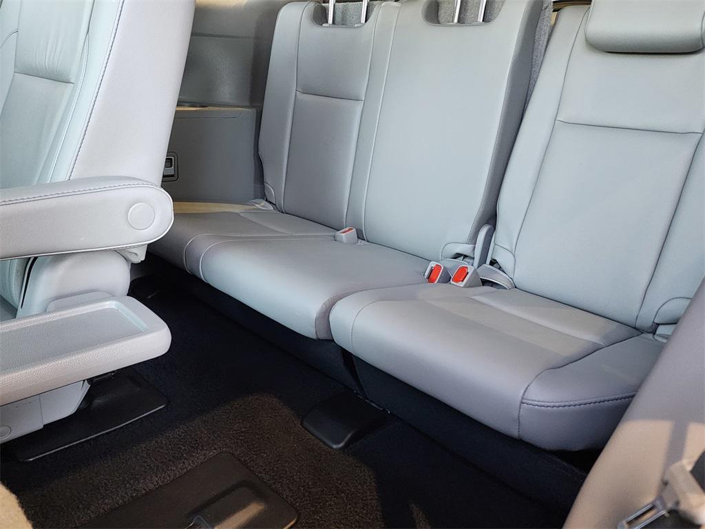 used 2019 Toyota Highlander car, priced at $23,499