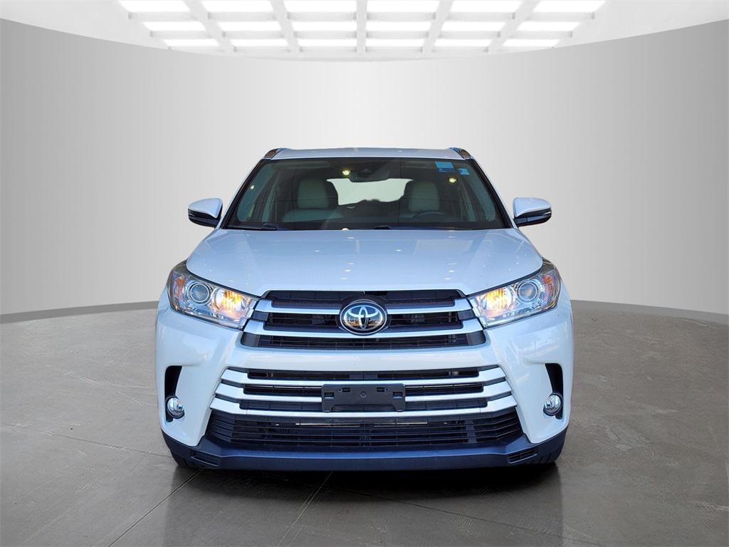 used 2019 Toyota Highlander car, priced at $23,499