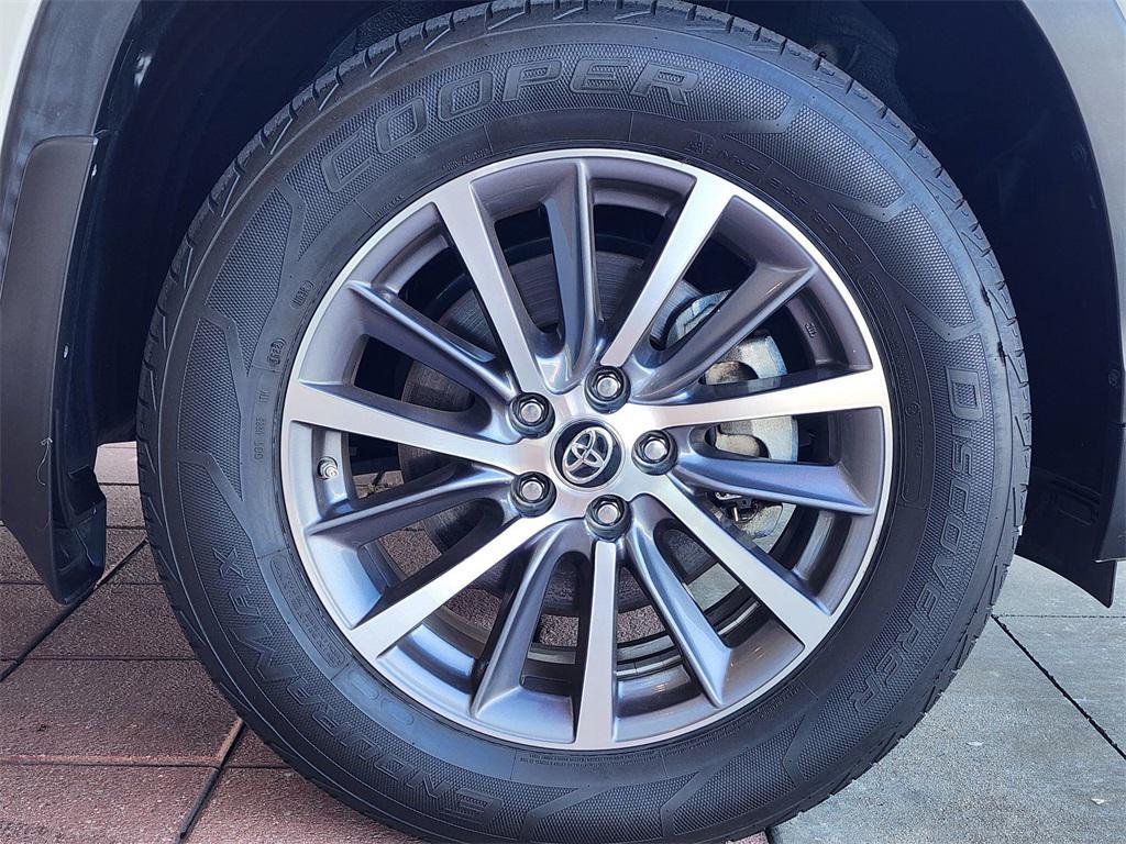 used 2019 Toyota Highlander car, priced at $23,499