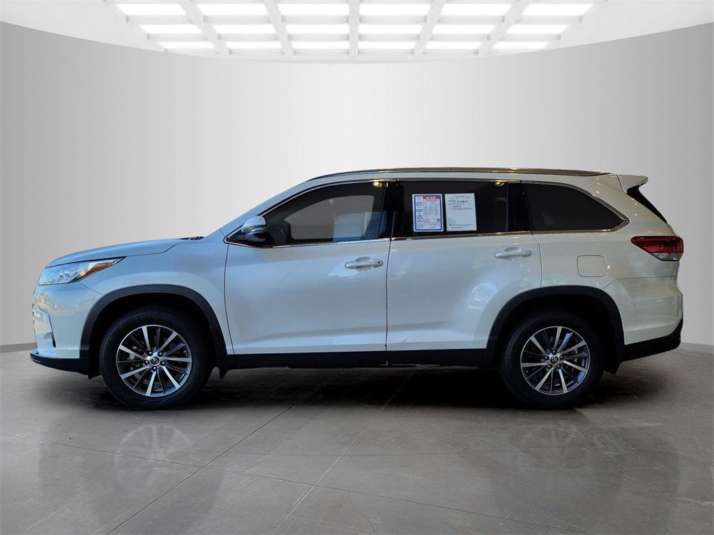 used 2019 Toyota Highlander car, priced at $23,499