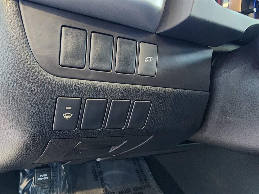 used 2015 Toyota Highlander car, priced at $16,495