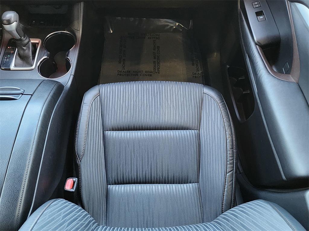 used 2015 Toyota Highlander car, priced at $16,495