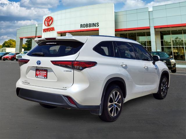 used 2021 Toyota Highlander Hybrid car, priced at $28,775