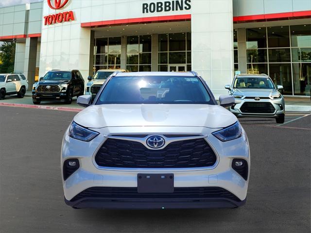 used 2021 Toyota Highlander Hybrid car, priced at $28,775