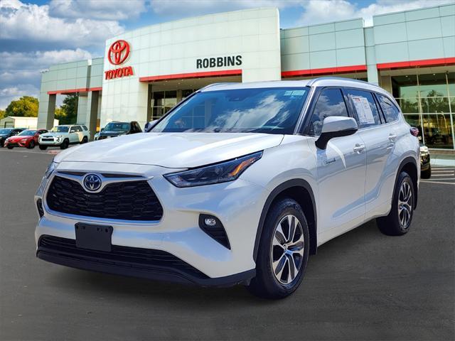 used 2021 Toyota Highlander Hybrid car, priced at $28,775