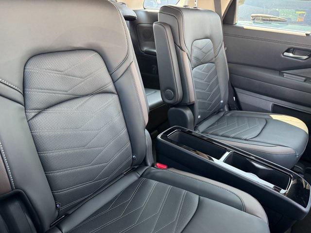 new 2025 Nissan Pathfinder car, priced at $51,535