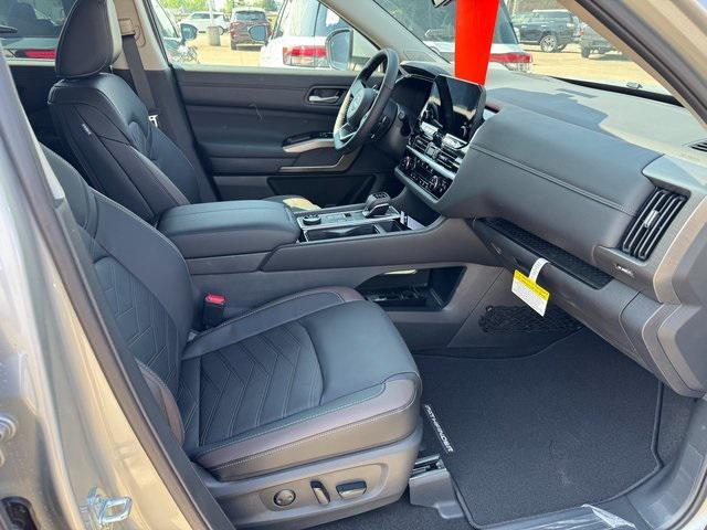 new 2025 Nissan Pathfinder car, priced at $51,535