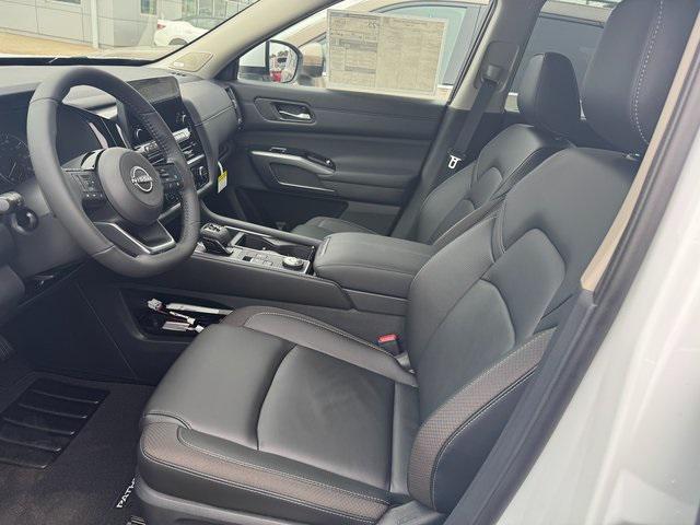 new 2025 Nissan Pathfinder car, priced at $47,875