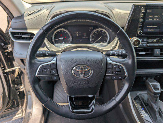 used 2021 Toyota Highlander car, priced at $31,992