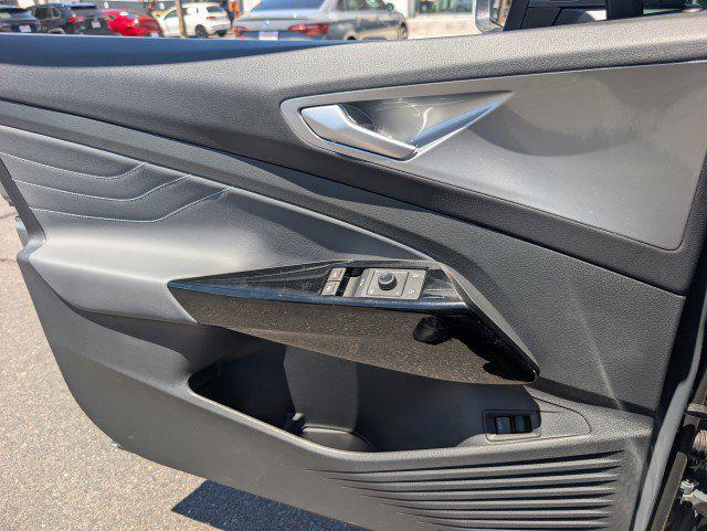 new 2025 Volkswagen ID.4 car, priced at $52,163
