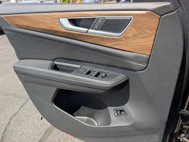 new 2025 Volkswagen Atlas car, priced at $45,470