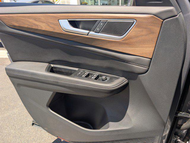 new 2025 Volkswagen Atlas car, priced at $40,937
