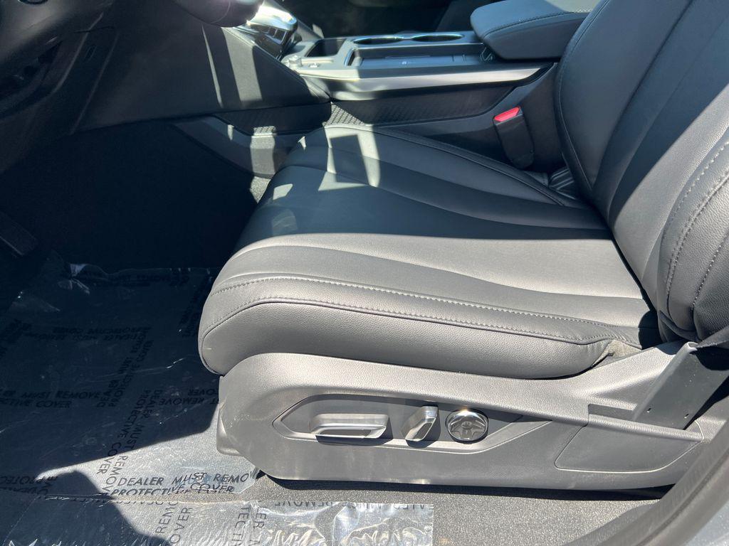 used 2025 Acura MDX car, priced at $47,550