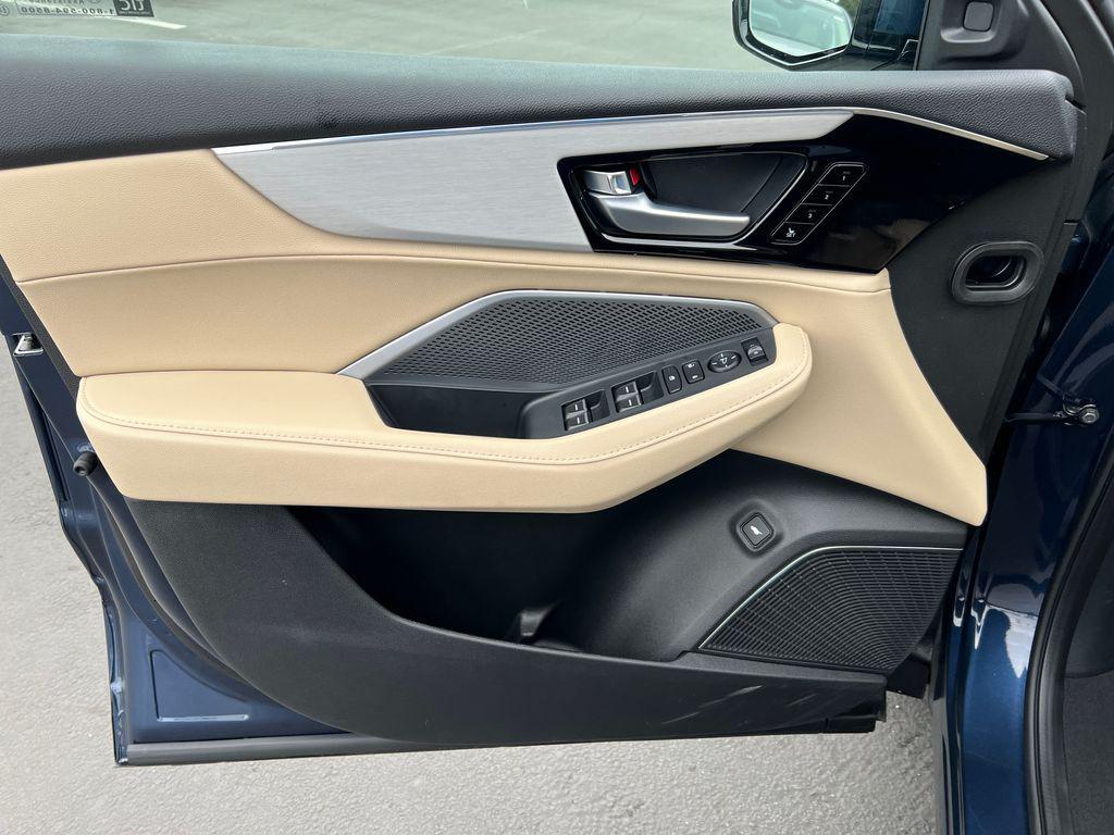 used 2025 Acura MDX car, priced at $47,550