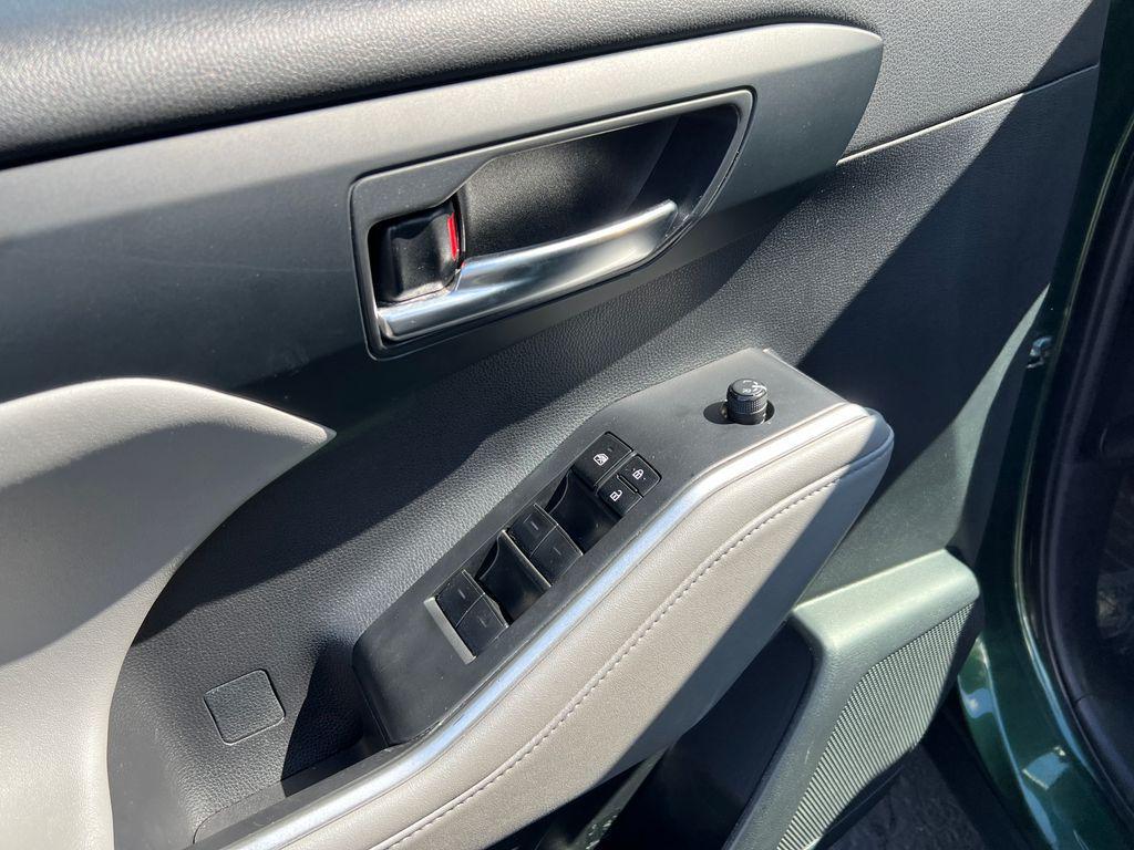 used 2023 Toyota Highlander car, priced at $33,350