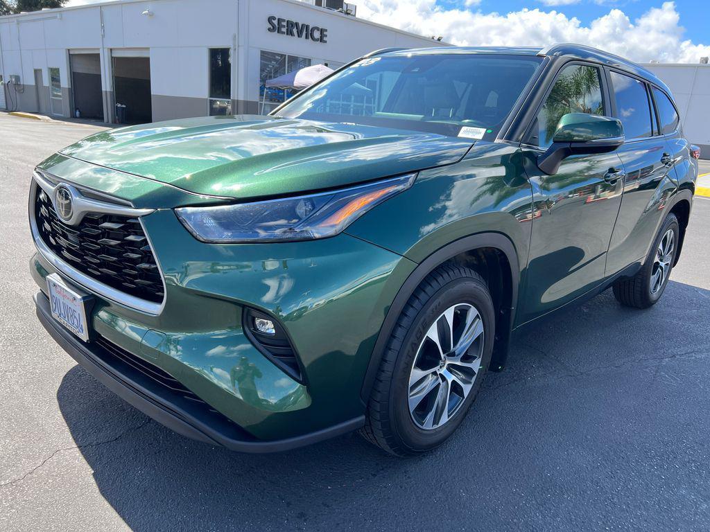 used 2023 Toyota Highlander car, priced at $33,350