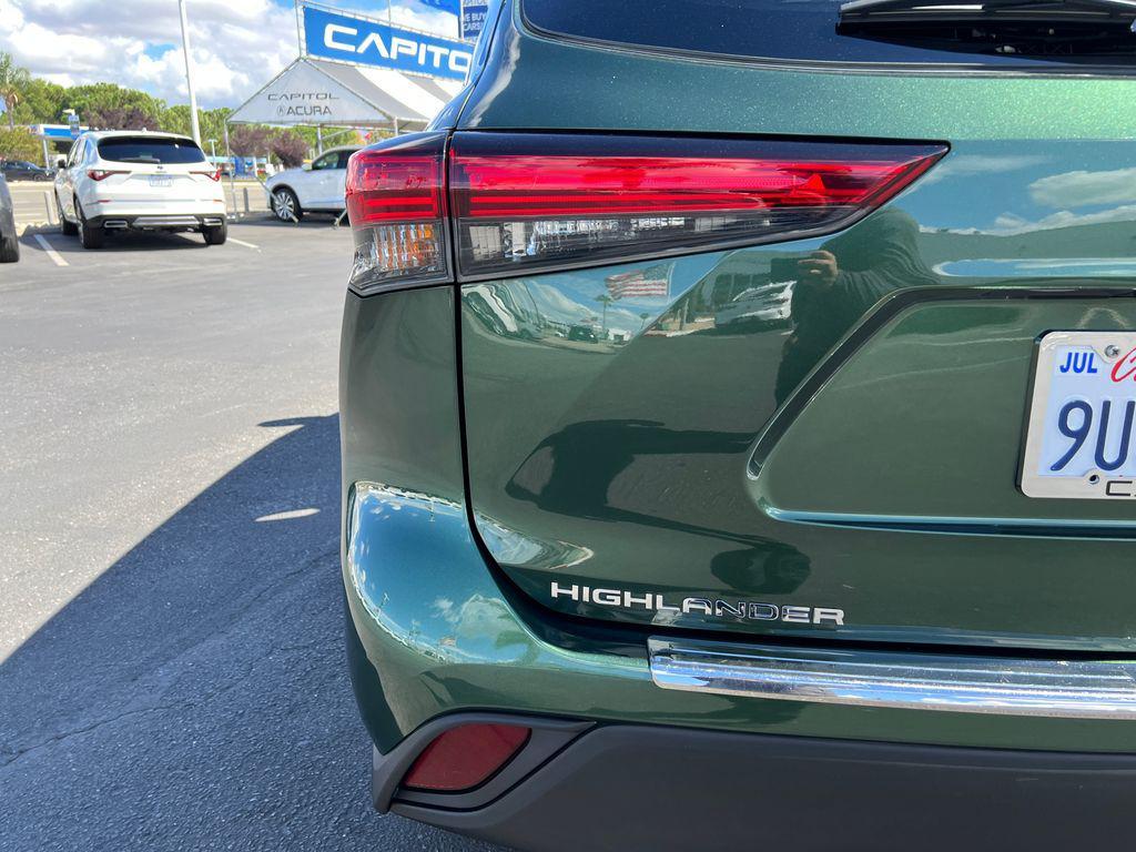 used 2023 Toyota Highlander car, priced at $33,350
