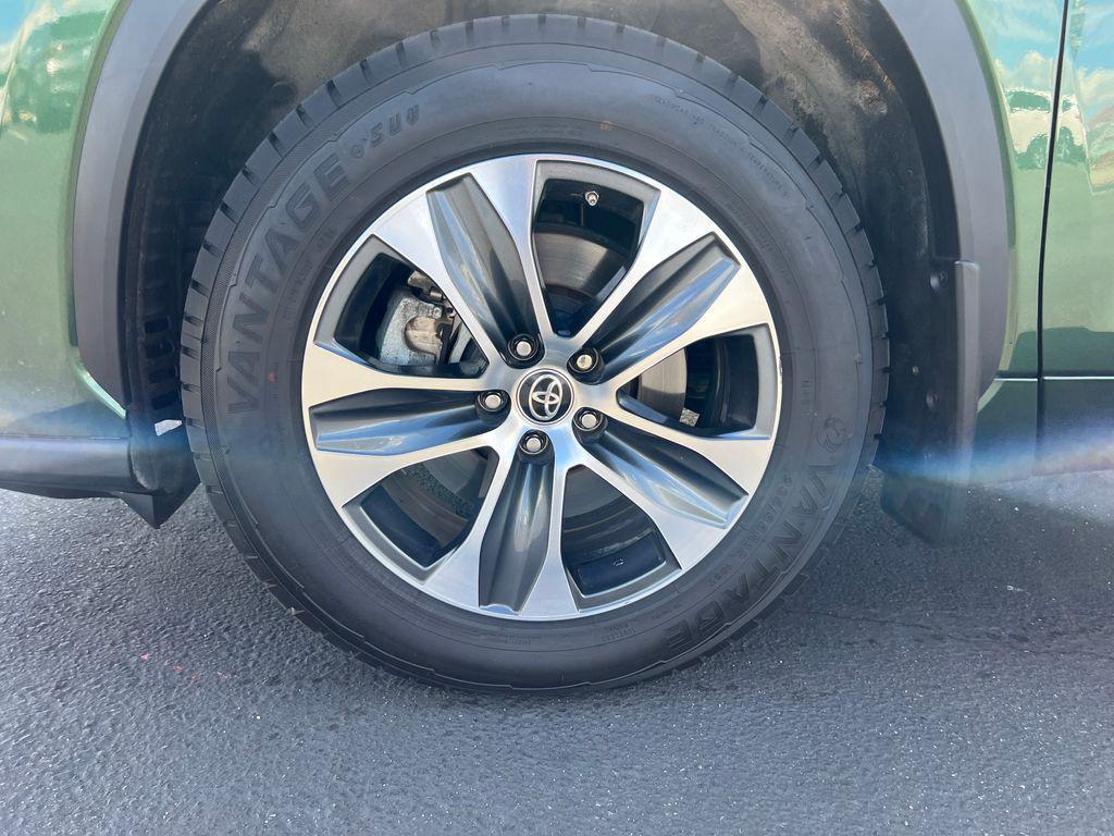 used 2023 Toyota Highlander car, priced at $33,350