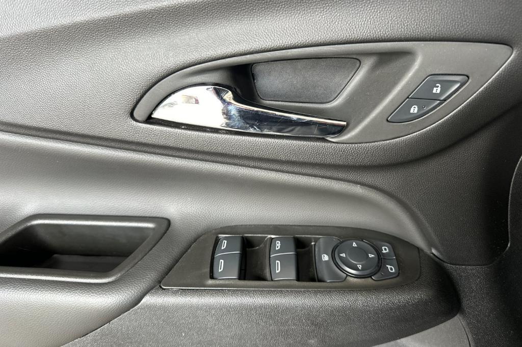 used 2024 Chevrolet Equinox car, priced at $27,399