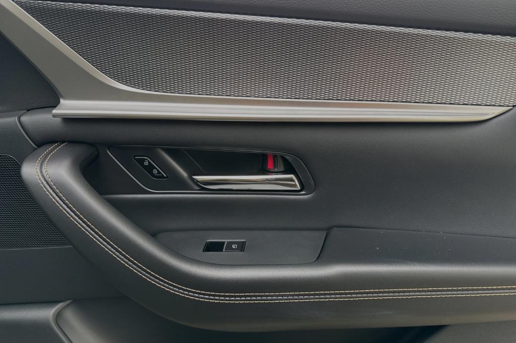new 2025 Mazda CX-70 PHEV car, priced at $60,070