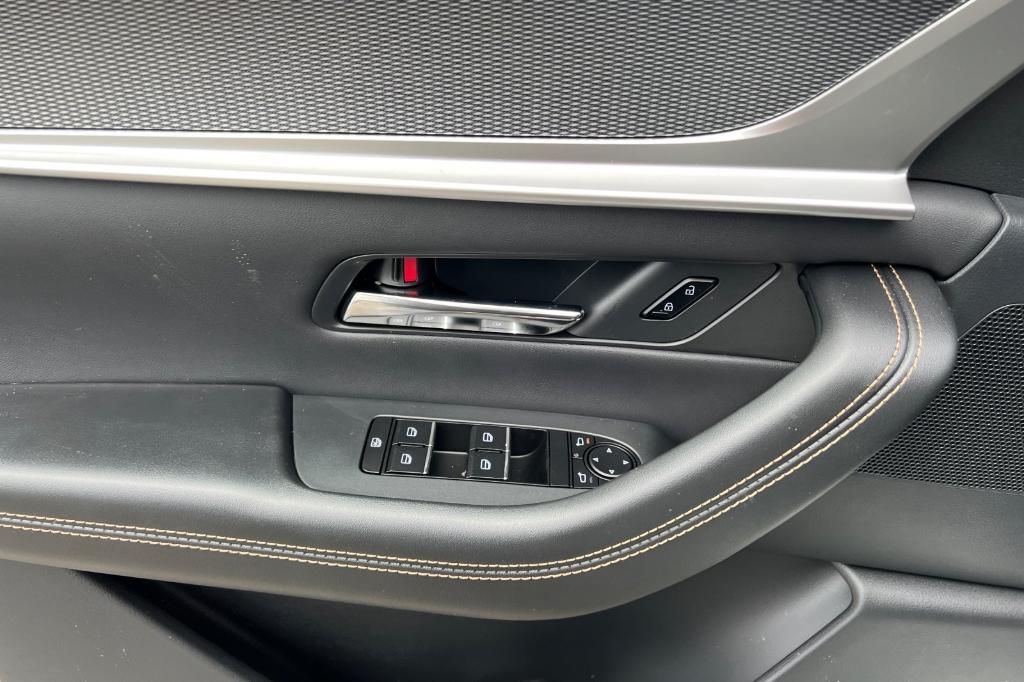 new 2025 Mazda CX-90 PHEV car, priced at $51,725