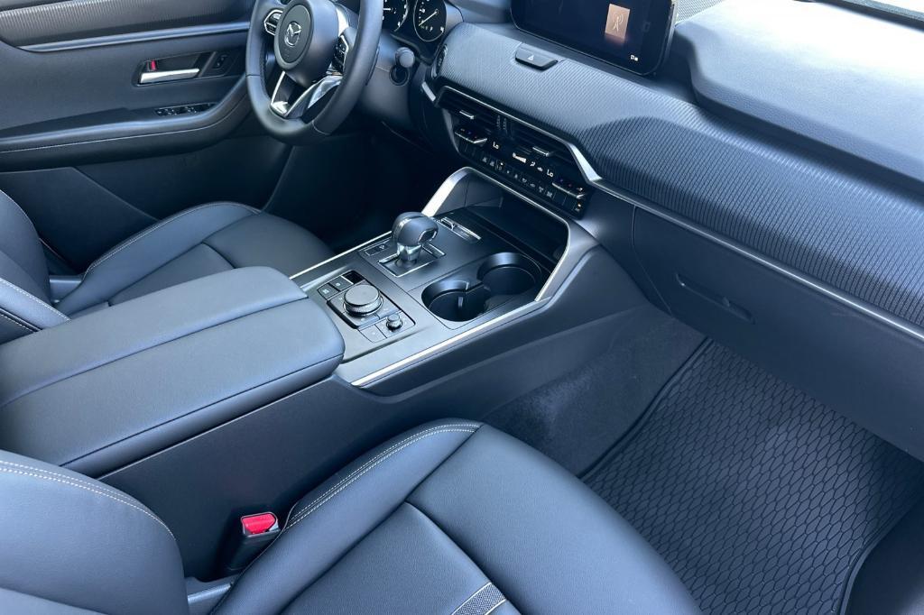 new 2025 Mazda CX-90 car, priced at $40,090