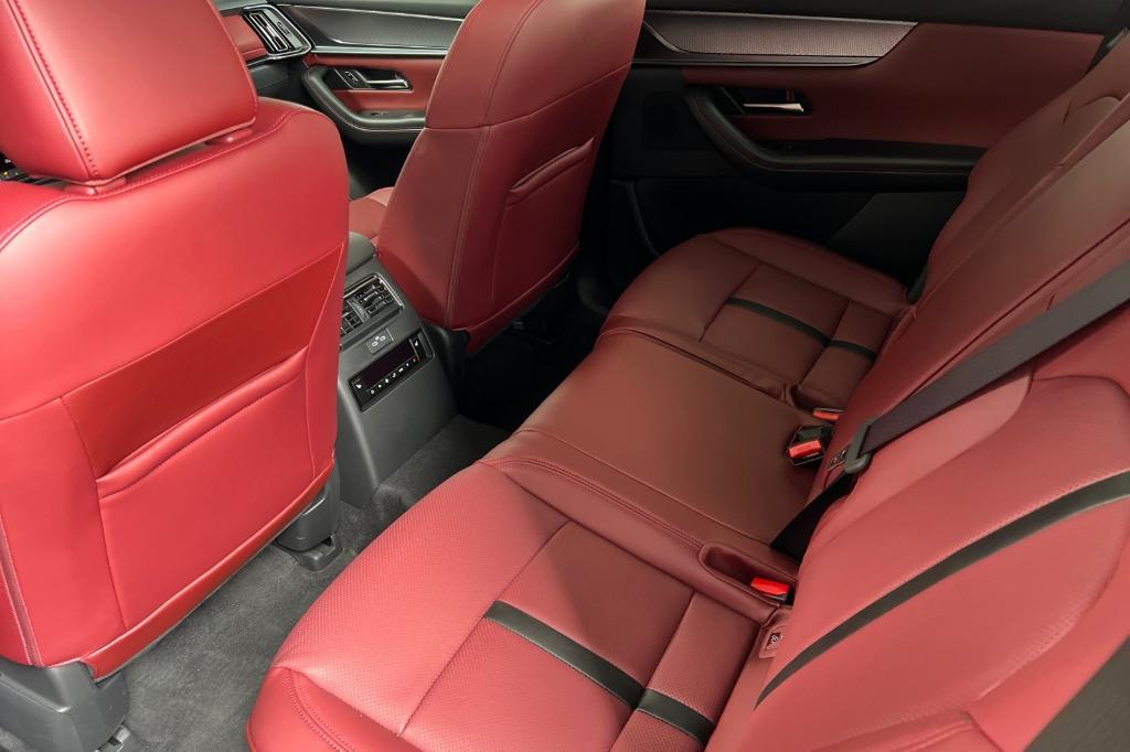 new 2025 Mazda CX-70 PHEV car, priced at $59,945