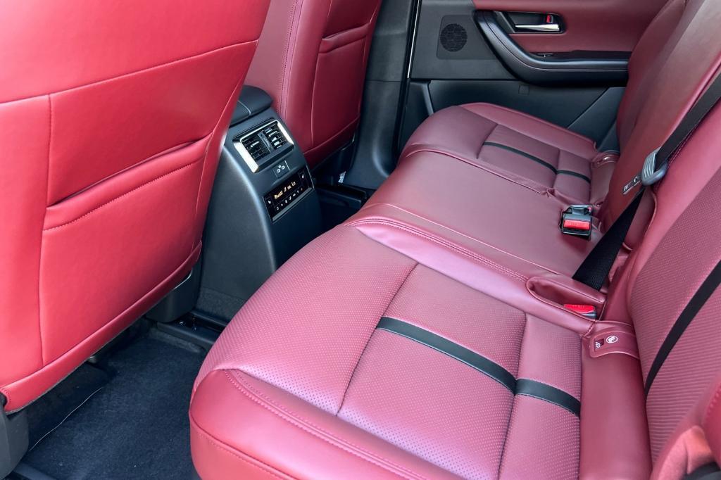 new 2025 Mazda CX-70 PHEV car, priced at $61,190