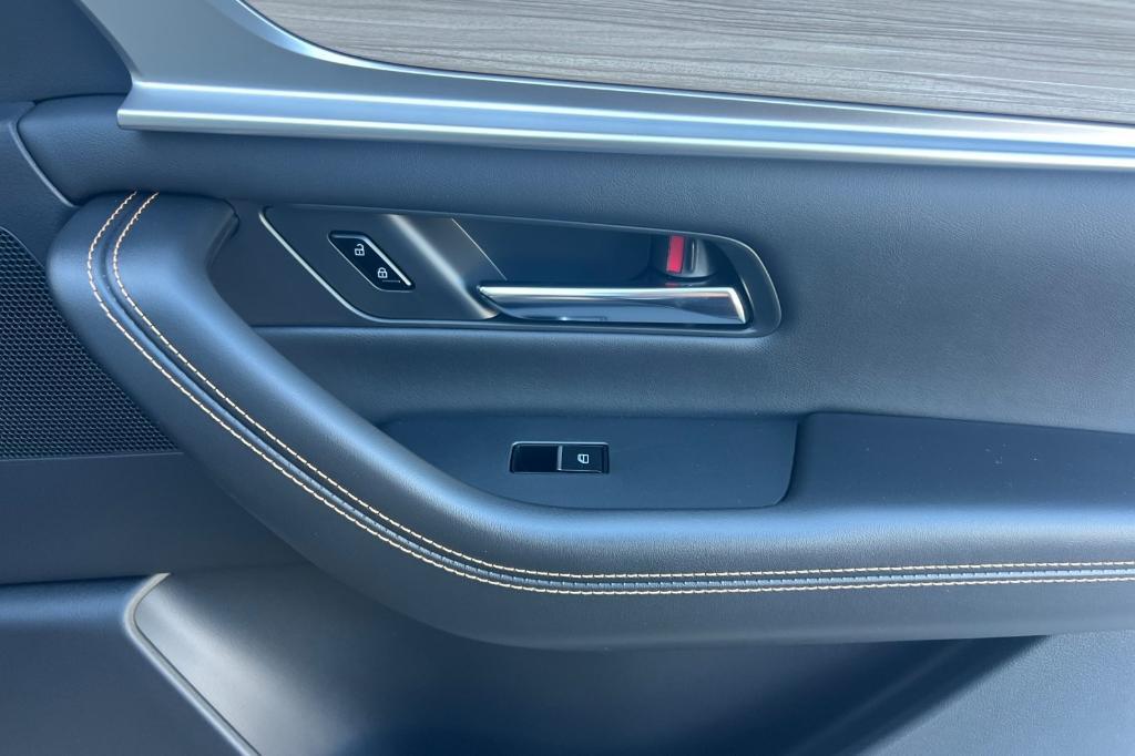 new 2025 Mazda CX-90 PHEV car, priced at $51,625