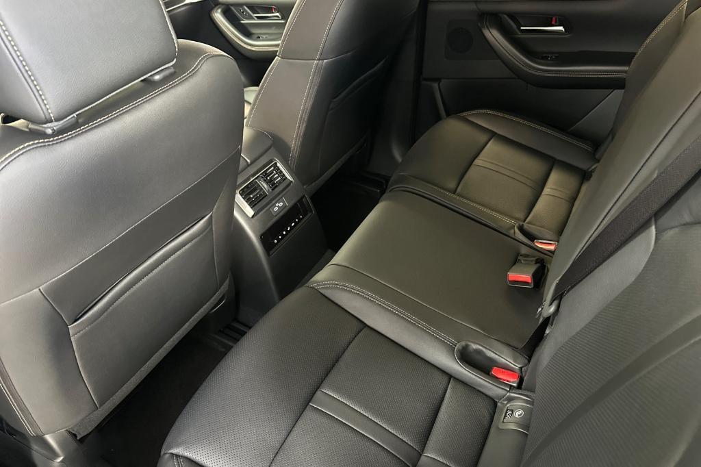 new 2025 Mazda CX-70 PHEV car, priced at $56,120