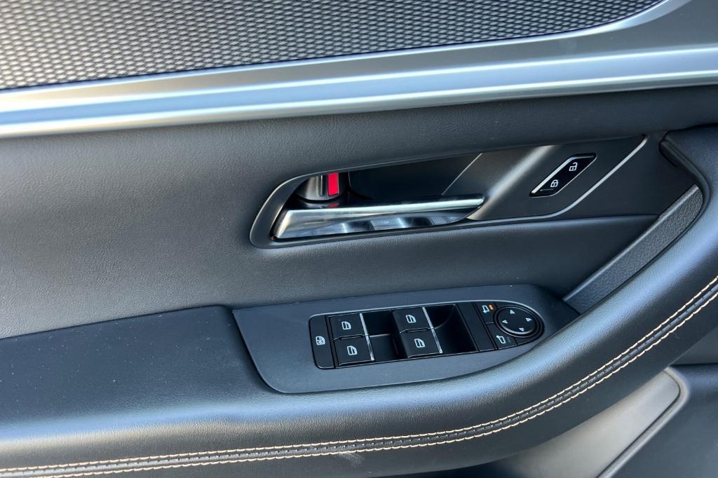 new 2025 Mazda CX-90 car, priced at $50,785