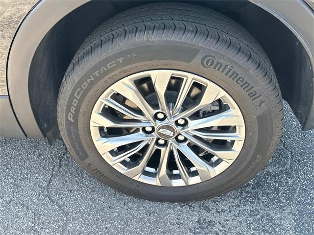 used 2024 Cadillac XT4 car, priced at $32,885