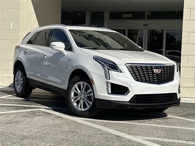 new 2025 Cadillac XT5 car, priced at $46,915