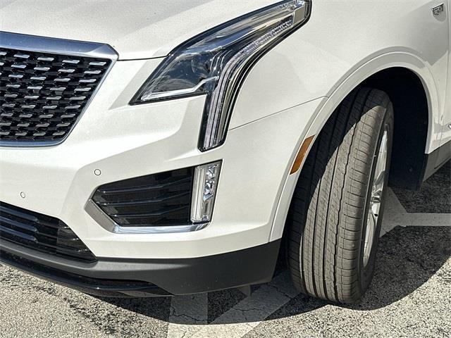 new 2025 Cadillac XT5 car, priced at $46,915